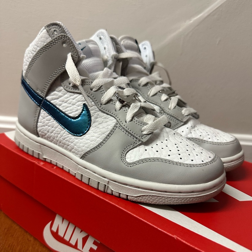Nike Dunk High - image 2